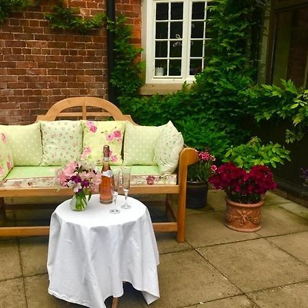 The Old Rectory - Valley View Room In Private Home Stockton-on-Teme Eksteriør bilde